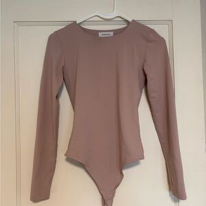 Contour Crew Longsleeve Bodysuit Babaton Aritzia Blush Dusty Pink